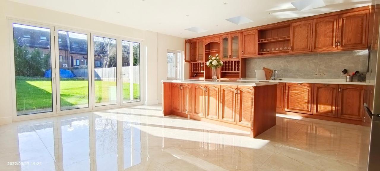 Marigold Villa Гарроу Екстер'єр фото