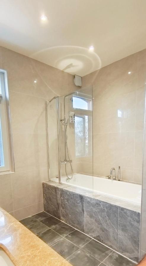 Marigold Villa Гарроу Екстер'єр фото